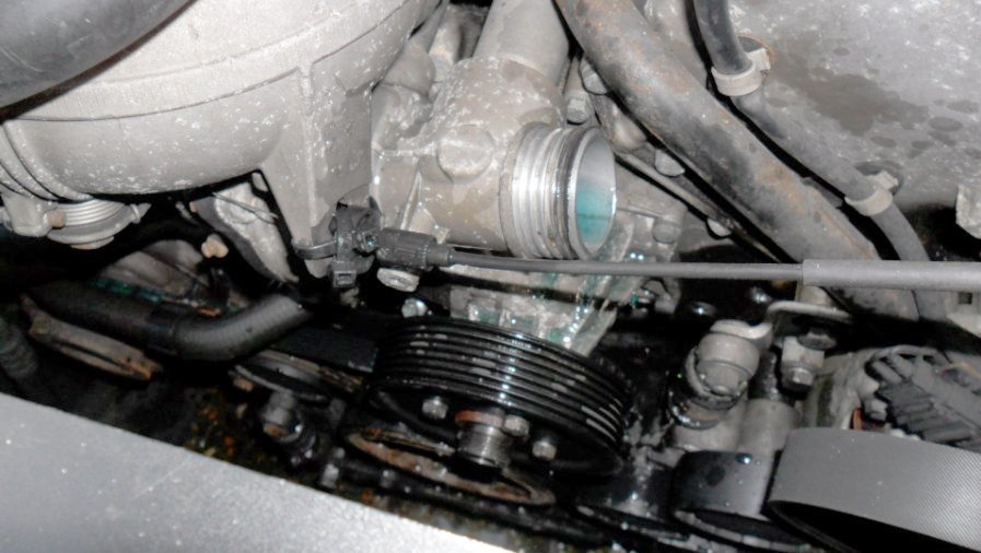 BMW E31 840i M60 Water Pump/Viscous Fan Replacement