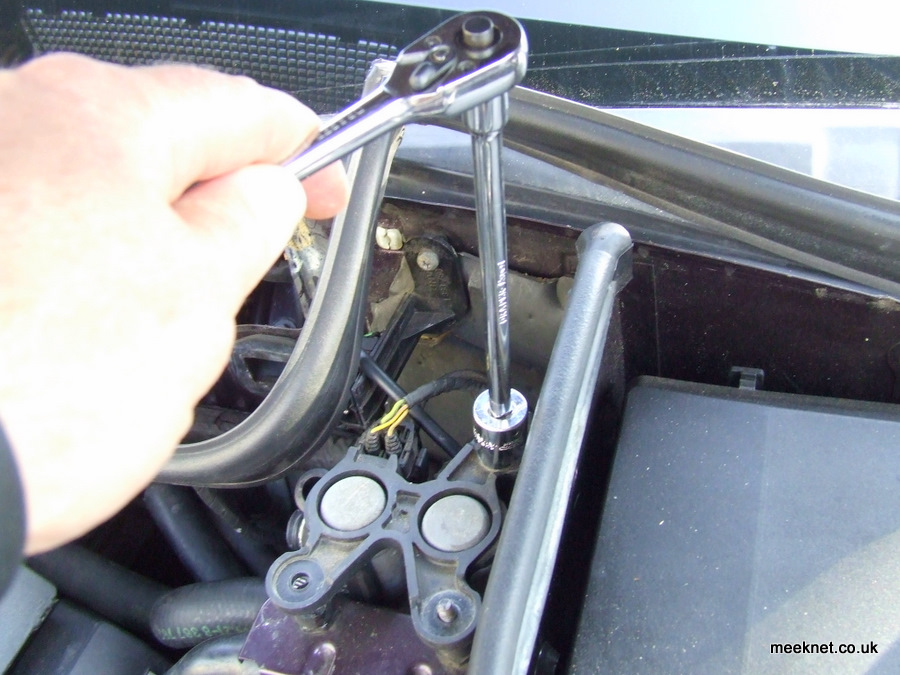 BMW E31 Heater Valves and Auxiliary Water Pump Replacement