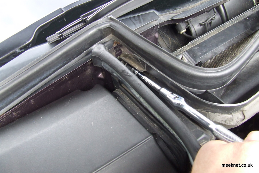 BMW E31 Heater Valves and Auxiliary Water Pump Replacement