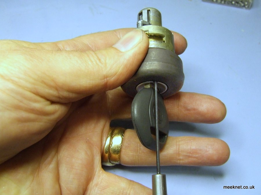 BMW E31 Ignition Lock Tumbler Replacement