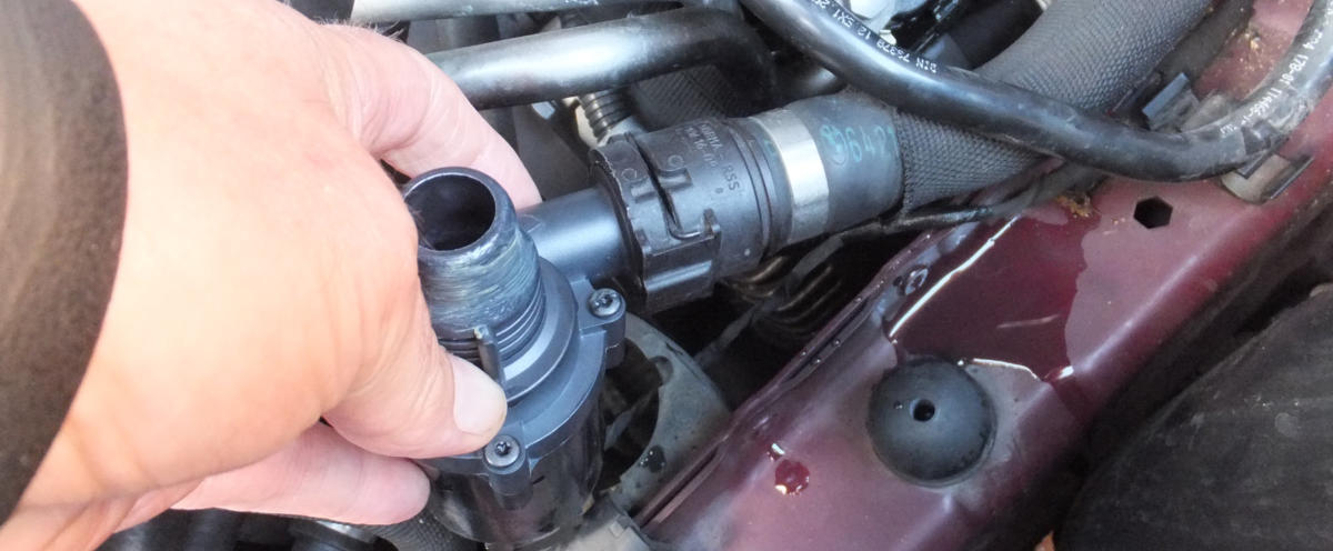 thumbnail image 2 of Genuine BMW Engine Coolant Overflow Hose For E60/E63/E64 545i/550i/650i – 17127542540 2 of 6